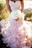 Rumieniec Różowy Syrenka Sweetheart Kolorowe Suknie Ślubne z Pas Zroszony Pas Zroszony Spódnica Corset Powrót Nowoczesne Suknie Ślubne Couture Custom Made Made