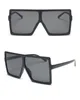 Duża kwadratowa rama Mężczyźni Okulary Super Fajne Design Kobiety Okulary przeciwsłoneczne UV400 Hurtownie