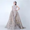 Luxo Lantejoulas Vestidos de Baile Sem Mangas Rendas Mulheres Vestido de Festa À Noite Vestido De Festa de Ouro Overskirt Trem Destacável 2019 Yousef Aljasmi