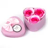 3pcs / 상자 심장 모양의 장미 비누 꽃 로맨틱 웨딩 파티 선물 손으로 꽃잎 장식 발렌타인 선물 만들기