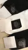 جوارب رجالية مصممة على شكل رأس ذئب مطرزة 2 أبيض + 2 أسود مع صندوق أصلي مخطط مطرز مرن للجنسين جوارب رياضية قطنية 4 أزواج