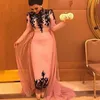 Langarm Muslimisches Abendkleid 2018 Elegantes schwarzes Spitzenapplikationen Mantel Parth Kleider Dubai Arabisch Knöchellanges Abendkleid Nach Maß