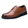 Hoge kwaliteit mannen formele kleding schoenen lederen formele zakelijke kantoorschoenen mannen mode heren veterkleding lederen Oxford schoenen voor mannen flats