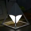 Lampe tactile créative pyramide charge veilleuse cadeau personnalisation