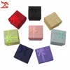 200 SZTUK 4 * 4 * 3 cm Paper Box Packaging Biżuteria Kolczyki Pierścieni Pudełka Mieszane Kolor Kwadratowy Karton Prezent Opakowanie Tow Case