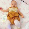 Mooie pasgeboren kleding baby meisjes romper gele outfits zomer mouwloze kant romper jumpsuit zonsuit baby kleding peuter kleding 0-24M