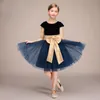 2018 Classic Flower Girl Dresses A Line Jewe Neck Ruffles Ärmar Junior Brudtärna Klänning Ruched Tulle Sash Knee Long Lång Formellt Slitage