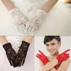 2018 Moda Lace Crocheted Curto Bridal Luvas De Luxo Marfim Luvas De Casamento Dedo Acessórios Do Casamento Por Atacado