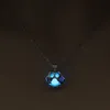 Glöd i Dark Metal Pet Dog Paw Pendant Halsband för kvinnor Animal Dogs Hollow Locket Pendants Night Luminous Light