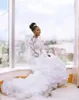 2018 Weiße, schöne Meerjungfrau-Hochzeitskleider, Stehkragen, lange Ärmel, Brautkleider mit Spitzenapplikationen, Reißverschluss hinten, abgestuftes Rüschen-Hochzeitskleid