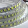 SUI12V 5054 LED Bande flexible Ruban de ruban de ruban IP67 tube imperméable à l'eau Utilisation d'extérieur simple rangée 120leds / m haute densité pour l'éclairage de cuisine de la cabine Éclairage cellulaire