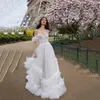 Eleganti abiti da sposa bianchi puri per matrimoni da sogno con spalle scoperte Abiti da sposa a-line Abiti da sposa a strati con cerniera posteriore 2018