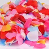 2000pcs / lot 5*5 cm Silk Rose Petals for Wedding Decoration Artificial Petals Wedding Confetti Party Event Decoration petalos Wedding Flowe