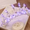 2017 Nieuwe Barokke Handgemaakte LED Tiara Vrouwen Kristal Bloemen Hoofdtooi Parels Strass Licht Kronen Bruiloft Haaraccessoires HG126 S2449095