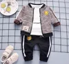 Crianças menino roupas 3 pçs conjunto de treino crianças meninos esporte jaqueta casaco topos calças dos desenhos animados rosto sorridente terno do bebê roupas 3895107