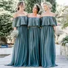 Country Dusty Blue Cloak Robes de demoiselle d'honneur Long Opond Sol Longueur Longueur Mousseline De Mariage Robe de soirée pour invité Boho Bridannemaid 2019