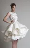 Korta bröllopsklänningar 3d blommiga applikationer Beaded Jewel Neck Tiered Tulle Beach Bridal Gowns Ruffles Plus Size Bröllopsklänning Robe de Mariée