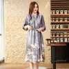 Kinesisk kimono silke badrock brudtärna kläder kvinnliga djur robe pyjama bad robe damer kimono röd hem slitage