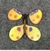 1 rec Färgglada Creative Flying Butterfly Nya Nya Nya Barn Magic Props Leksaker För Kids Funny Games Educational Leksaker Födelsedaggåvor