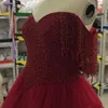 2020 Quinceanera bollklack klänningar Burgundy Off Shoulder Major Beading Crystal Tulle Puffy Sweet 16 Sweetheart Party Prom Evening Gowns Wear