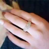 Gioielleria girevole Anello da donna a 3 cerchi con diamanti rotondi in oro bianco con anello di fidanzamento a fascia Sz 5-11