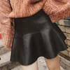 Новый дизайн модный женщин с высокой талией Pu Кожаная плиссированная плиссированная короткая юбка срезана сексуально с шортами для безопасности внутри Culottes Plus xxl