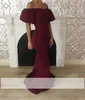 Arabiska mörka Dubai Red Mermaid Prom klänningar från axel rygglös satin golvlängd formell fest slitage afton klänningar anpassade