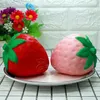 Slow Rising Colossal squishy jumbo simulation de fraise Fruit kawaii Squishies artificiels à montée lente queeze jouets sac breloque pour téléphone