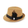 Kvinnor Wool Felt Roll Up Short Brim Homburg Fedora Hats med Feather Ribbon Fashion Ladies Jazz Cap Sombrero Trilby Hat3925718