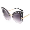 Personnalité des femmes Fashion Pearl Studs Cat Eye Sunglasses Sungases Lograves de soleil de diamant Madam Eyes Cat Gradient Sunglasses H627819061