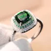Sparkling Luxury Smycken Drop Frakt 100% Pure 925 Sterling Silver Emerald CZ Diamond Gemstones Women Weddiing Band Ring för älsklingsgåva