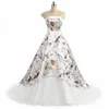 Klänningar vit camo bröllopsklänning billig 2022 ny axelbandslös enkel designer en linje dragkedja bakåt tåg brudklänning ny