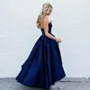 Hög låg satin prom klänningar kort front lång bakre marinblå kvällsfest klänningar formella klänningar älskling billig brudtärna klänningar3444749