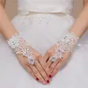 1 paire de gants de mariage en dentelle sans doigts nouvelle offre spéciale mode blanc, ivoire mariée gants de mariée avec anneau Bracelet