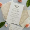 Vit Chantilly Lace Laser Cut Wrap Invitation - Vit Laser Cut Bröllopinbjudan med Blush Shimmer Insert och Burgundy Ribbon Bow