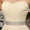 2018 Kurzes Brautjungfernkleid mit Kristallschärpen, ärmellos, Falten, Chiffon, kurze Vorderseite, langer Rücken, Übergröße, Party-Abschlussballkleid