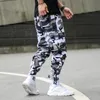 Moda camuflagem estilo punk homens corredor calças juventude streetwear hip hop jeans homens grandes bolso cargo calças harem calças homme