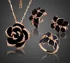 Set di gioielli di smalto di fiore rosa moda set di gioielli di pittura nera di colore oro per le donne 82606