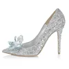 Glittrande stiletthälskristaller Bröllopsskor för brudpärlade lyxdesigner klackar Askepottpumpar Poined Toe Rhinestones Bridal2480