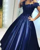 2019 abiti quinceanera in maschera in maschera da ballo per festa di ballo con abito da ballo a v sul collo applicato in pizzo royal blu viola blu scuro dolce 16 l3072473