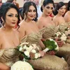 2020 Abiti da damigella d'onore a sirena con paillettes dorate sexy per matrimoni Abiti da damigella d'onore arabi con spalle scoperte e spalle scoperte