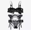 Plus Size Dames Sexy Bra Set Intimaten Borduurwerk Half Cup Lingerie Thin Temptation Black White Bra en Panty met Garters Sets