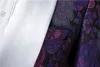 Gwenhwyfarカスタムメイド新郎Tuxedosスリムフィット紫色の花柄メンズスーツのウェディングプロムメンズスーツ2個（ジャケット+ブラックパンツ）