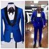 Personalizza blu Groomsmen Scialle Risvolto One Button Wedding Smoking dello sposo Abiti da uomo Matrimonio / Ballo / Cena Blazer uomo (giacca + cravatta + gilet + pantaloni)