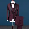 Burgundy Wedding Tuxedosスリムフィットメンズビジネススーツジャケット+パンツ+ネクタイハンサムメンズスーツ春2019ホットセールウェディングスーツ新郎