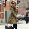 Parka con cappuccio Donna Vera pelliccia di procione naturale 2017 Giacche e cappotti da donna invernali Piumino d'anatra bianco Addensare Parka Outwear Verde militare