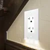 Wandauslassabdeckung Teller mit LED-Leuchten Safty Light Sensor Stecker Coverplate Sockel Switch Aufkleber für Badezimmerschlafzimmer