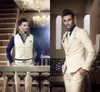 Knappe Slim Fit One Button Beige Bruidegom Tuxedos Mooie Groomsman Mannen Formele Mannen Prom Diner Business Pakken (Jas + Broek + Tie + Vest) NO: 820