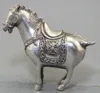 Collection d'ornements de chevaux réalistes gravés en argent tibétain peints à la main