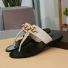 2022 the excellent designer new flat heel slipper design star is the same size; 35-45.